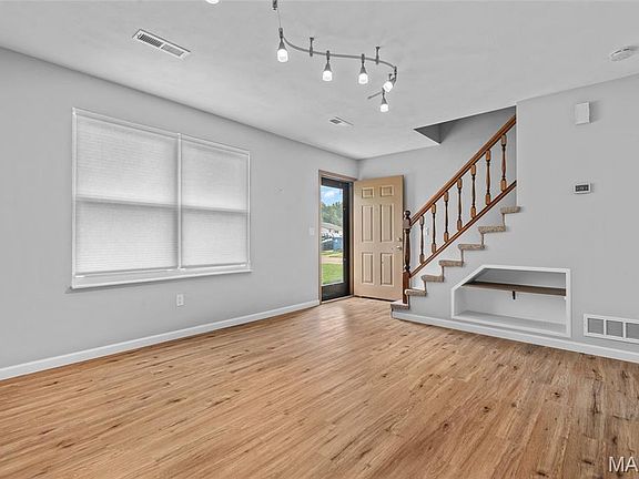 5th image of 518 Bargraves Blvd #B