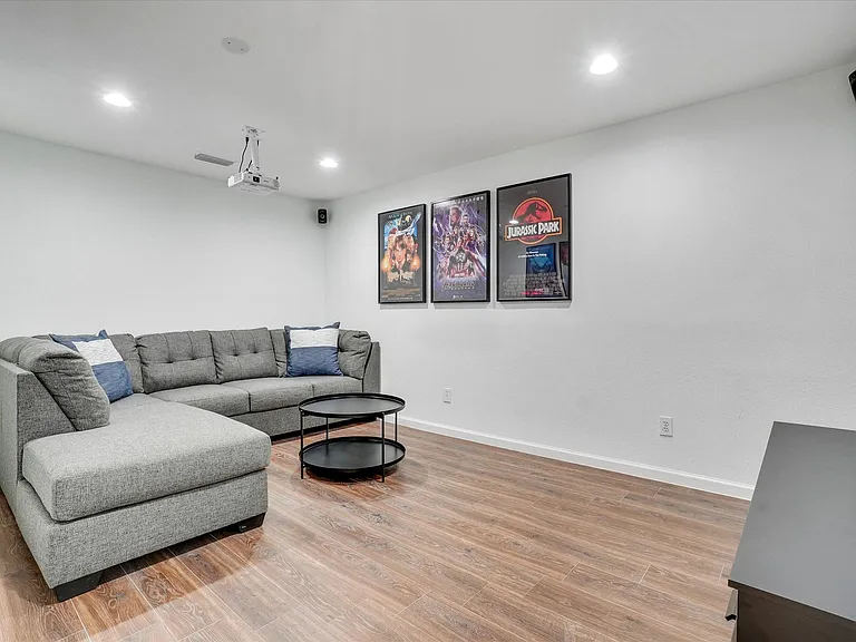 922 Blackstone Dr — Photo 14