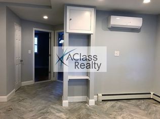 2402 Hoyt Ave S #2, Long Island City, NY 11102