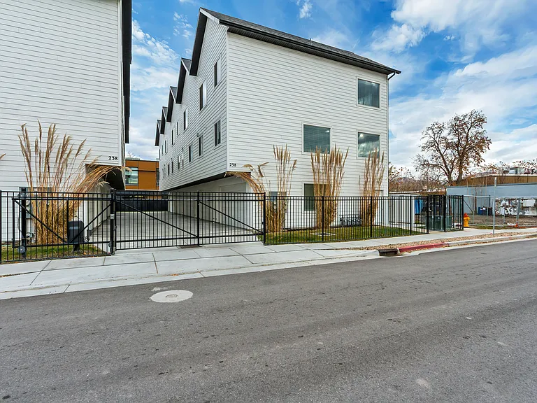 238 W Paramount Ave #102 — Photo 20