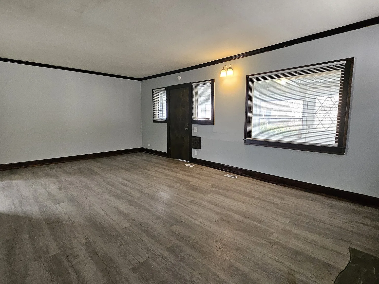 2429 East 16th Street - 1 — Photo 3