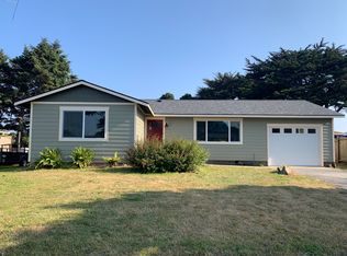 737 8th Ct SW, Bandon, OR 97411