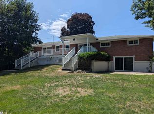 444 Wilber Rd, Tawas City, MI 48763