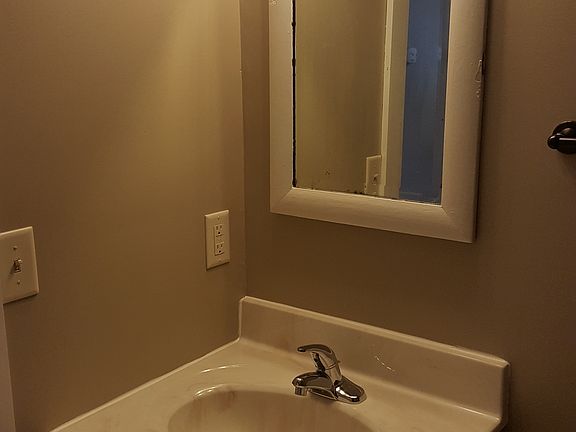 3rd image of 430 E 5th St APT 4