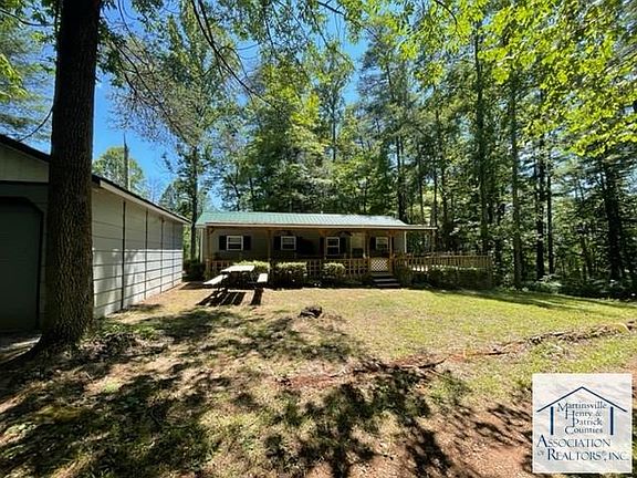 3rd image of 410 Woody Ln