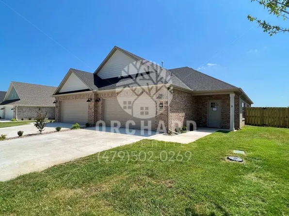 580 Bradford Dr Unit B, Springdale, AR 72762
