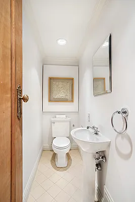 Sold by Sotheby's International Realty | media 14