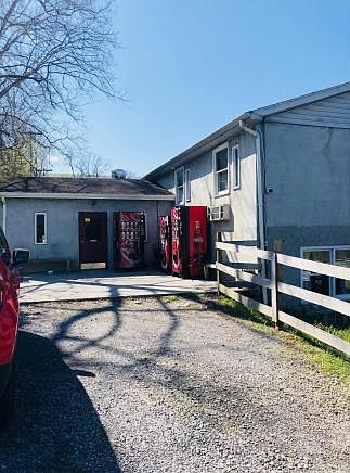 2nd image of 302 Greystone Dr Unit 0