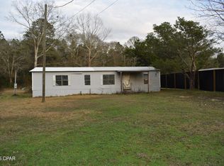 897 8th St, Chipley, FL 32428