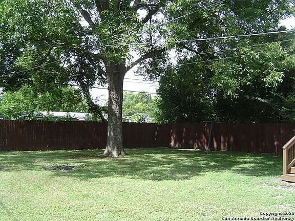 3rd image of 322 Adrian Dr