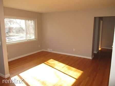 3rd image of 794 Desoto Ave
