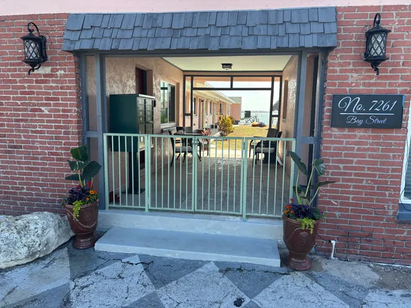 7261 Bay St #3, Saint Petersburg, FL 33706