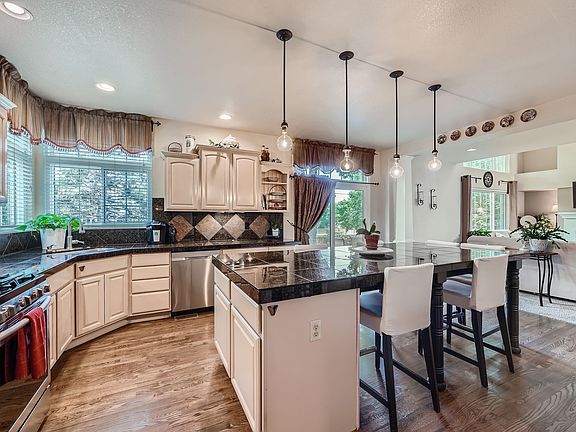 5th image of 16352 Parkside Dr