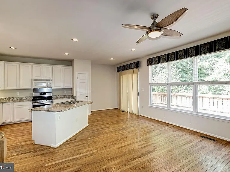 6563 McKenna Way — Photo 8