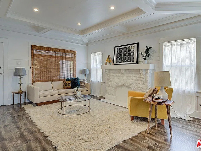 3871 S Hobart Blvd — Photo 5