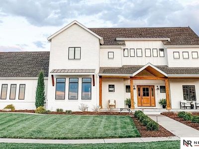23611 Hampton Rd, Elkhorn, NE, 68022