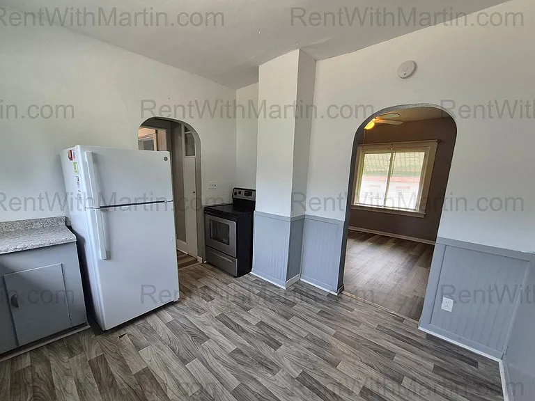 310 N Frederick Ave — Photo 7