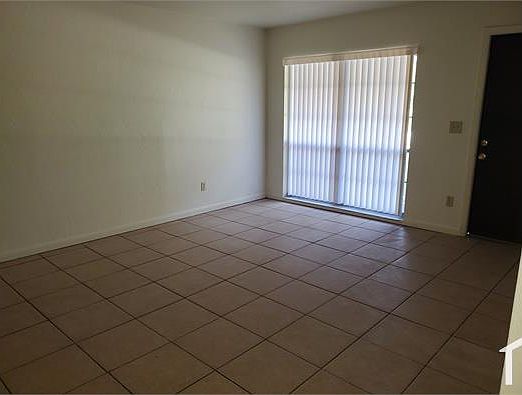 3rd image of 3233 SE 22nd Pl