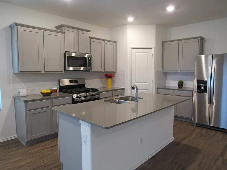 204 Coventry Dr — Photo 10