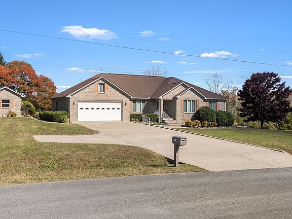 3rd image of 116 Ashton Cir