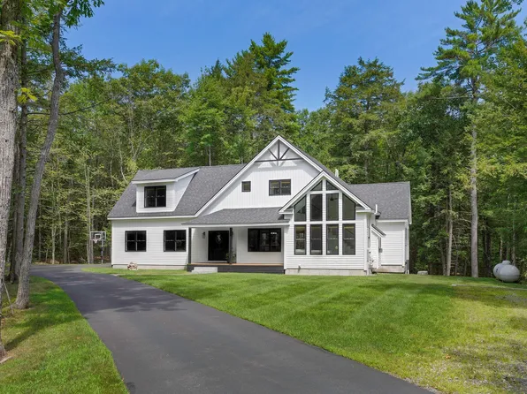 4 Red Oak Drive, Falmouth, ME 04105