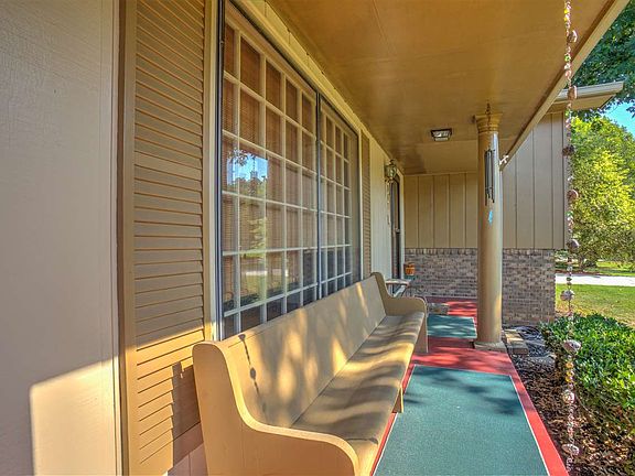 4th image of 2907 Oakland Dr NW