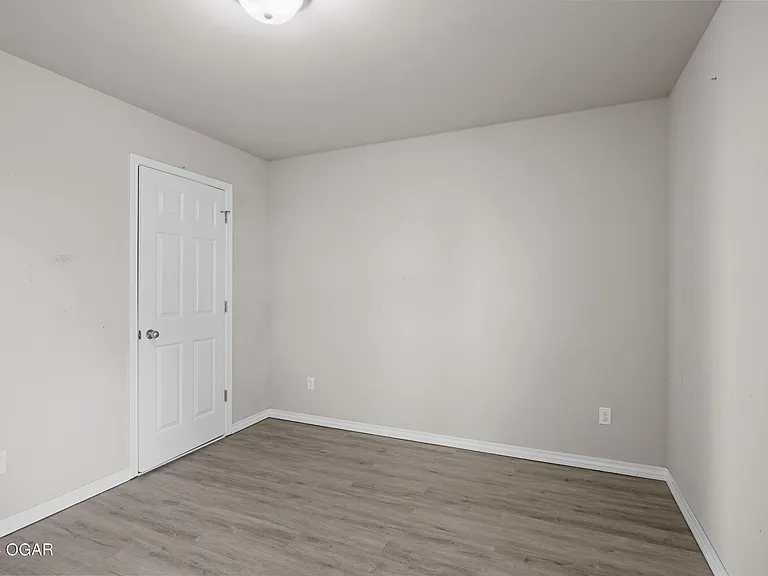 2044 Mississippi Ave — Photo 29