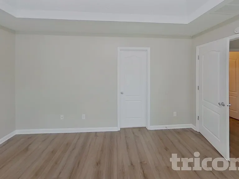 552 Howell Dr — Photo 8