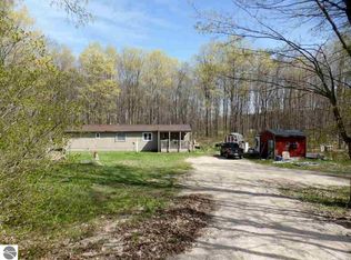 2171 State Rd, Beulah, MI 49617