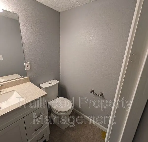 307 NE Timbercreek Dr — Photo 8