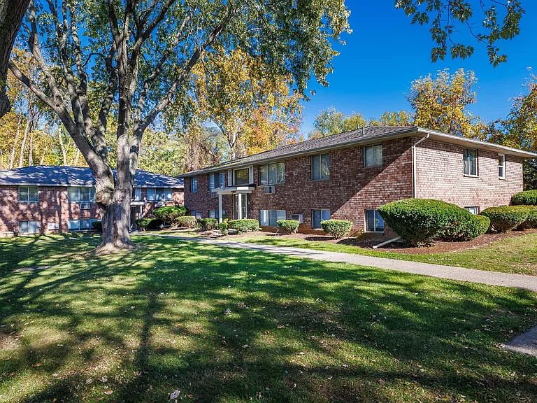 North Dohr Apartments — Photo 12