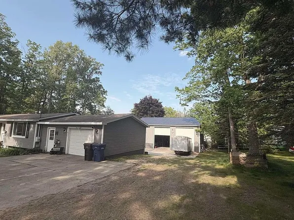 806 N Oaklawn St, Harrison, MI 48625