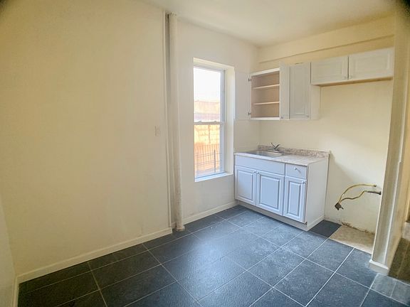 2nd image of 257 Saratoga Ave APT 2B