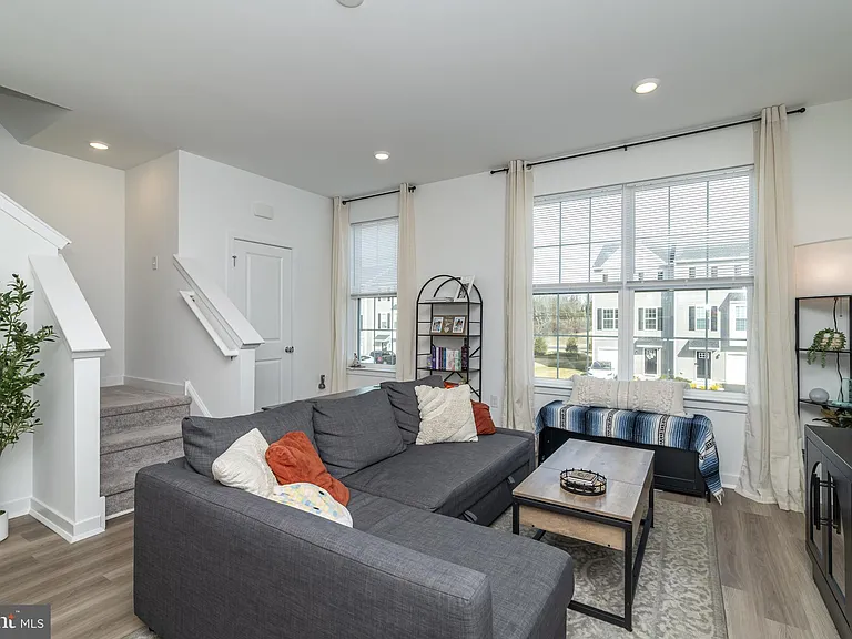 41 Barnes Way — Photo 23