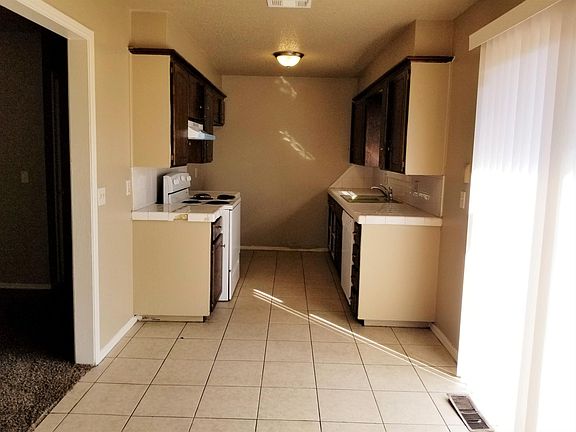 5th image of 7548 NW 16th St