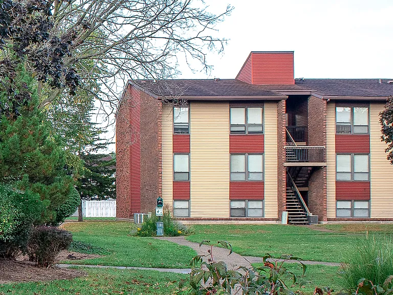 Cedar Point Apartments — Photo 22