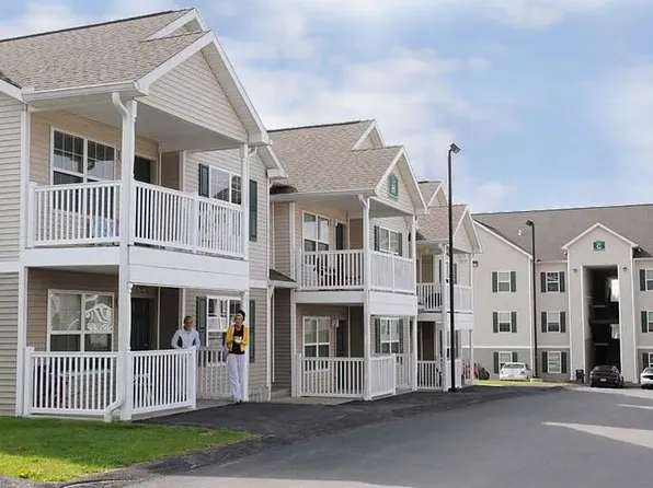 South Rock Apartments (Student Housing by the Bed), 225 S Rock Dr #D37770f3b, Slippery Rock, PA 16057