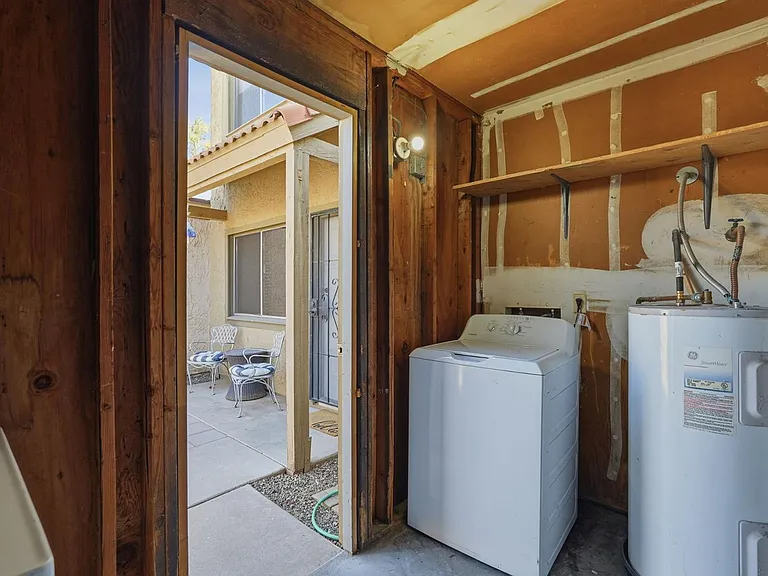 1017 E Redfield Rd — Photo 19