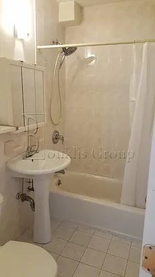 Rented by Bouklis Group | media 15