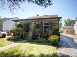 207 W Strathmore Ave, Pontiac, MI 48340