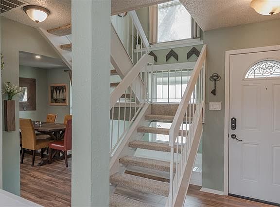 5th image of 826 Foxwood Pl