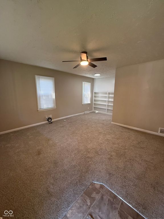 Apartment in Indianapolis, Otterbein - More