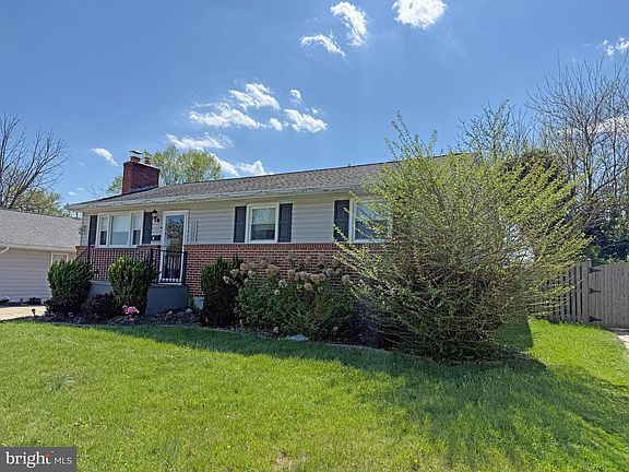 3rd image of 13 Edgemoor Rd