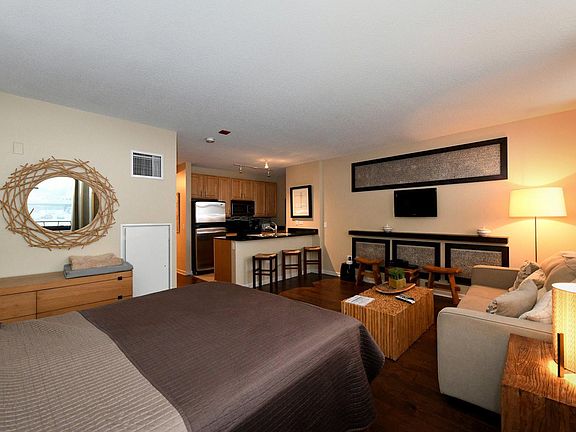 5th image of 334 N Jefferson St #2702