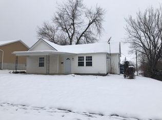 1221 E 2nd St, Maryville, MO 64468