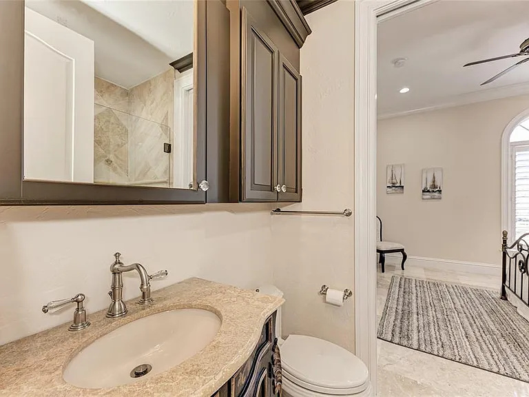 14 N Washington Dr — Photo 59