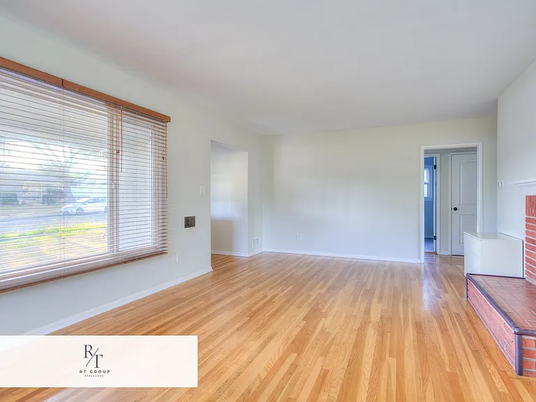 1112 Riedel Ave — Photo 12