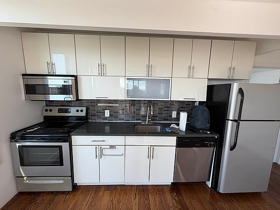 2nd image of 490 Ocean Pkwy APT 72