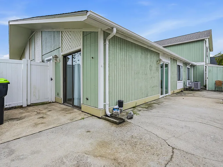 1451 Turkey Ridge Dr #D — Photo 44