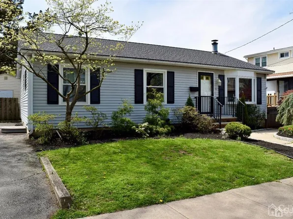 10 Seville Ave, Highland Park, NJ 08904